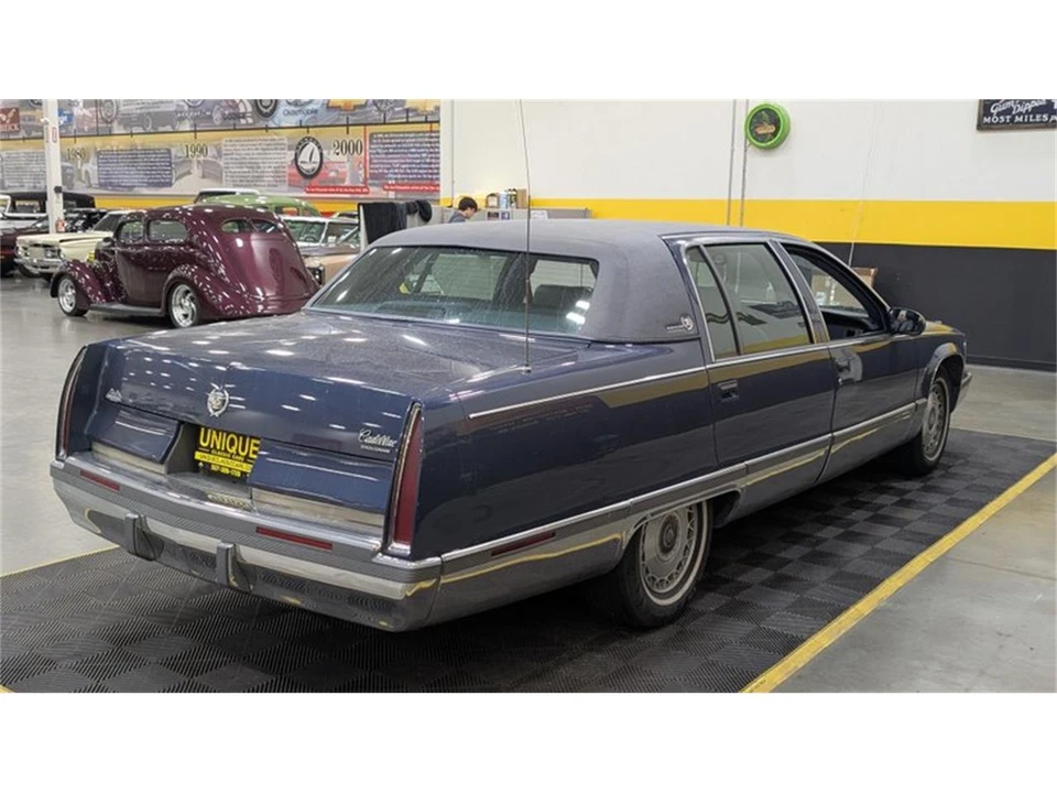 1996 Cadillac Brougham - Image 3 of 10