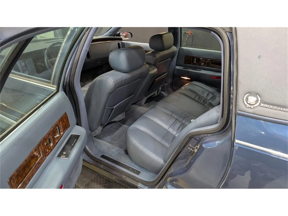 1996 Cadillac Brougham - Image 7 of 10
