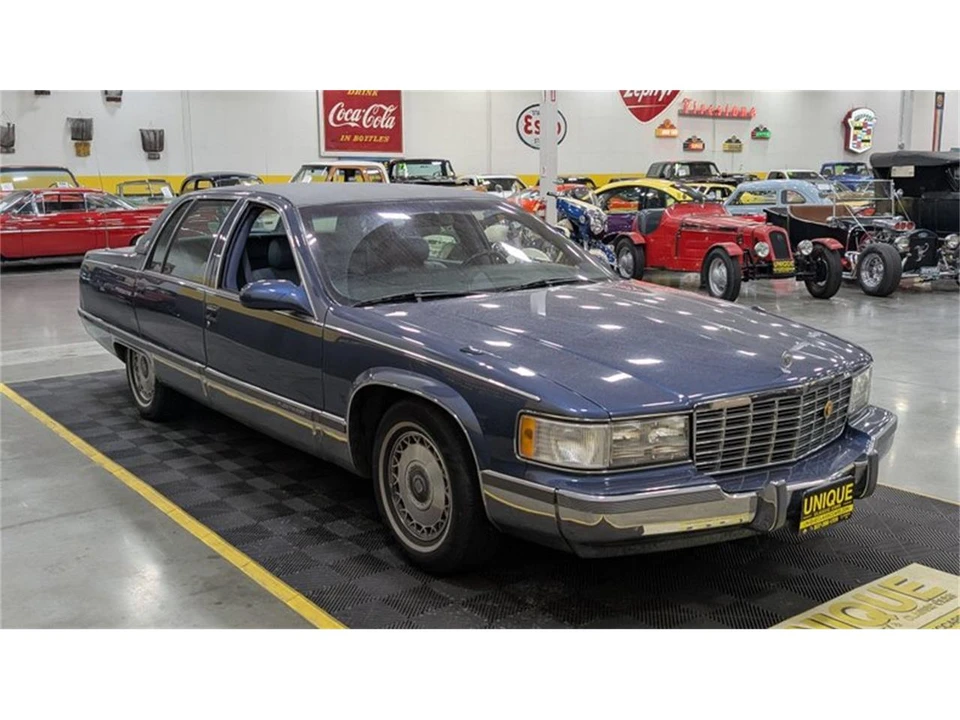 1996 Cadillac Brougham - Image 2 of 10