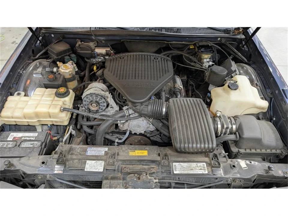 1996 Cadillac Brougham - Image 10 of 10