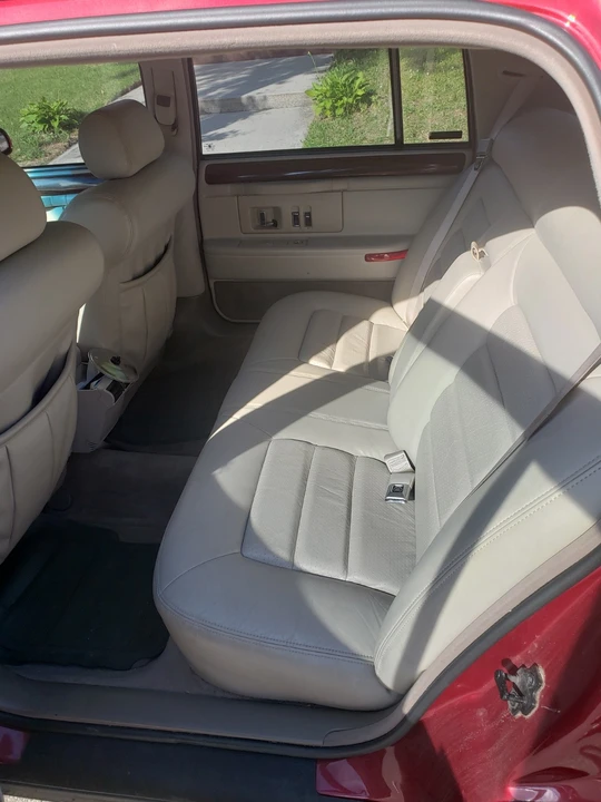 1996 Cadillac DeVille 7th Gen - Image 8 of 9