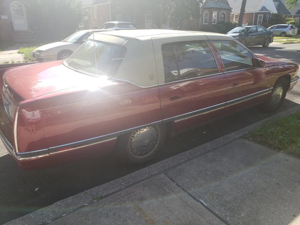 1996 Cadillac DeVille 7th Gen - Image 3 of 9