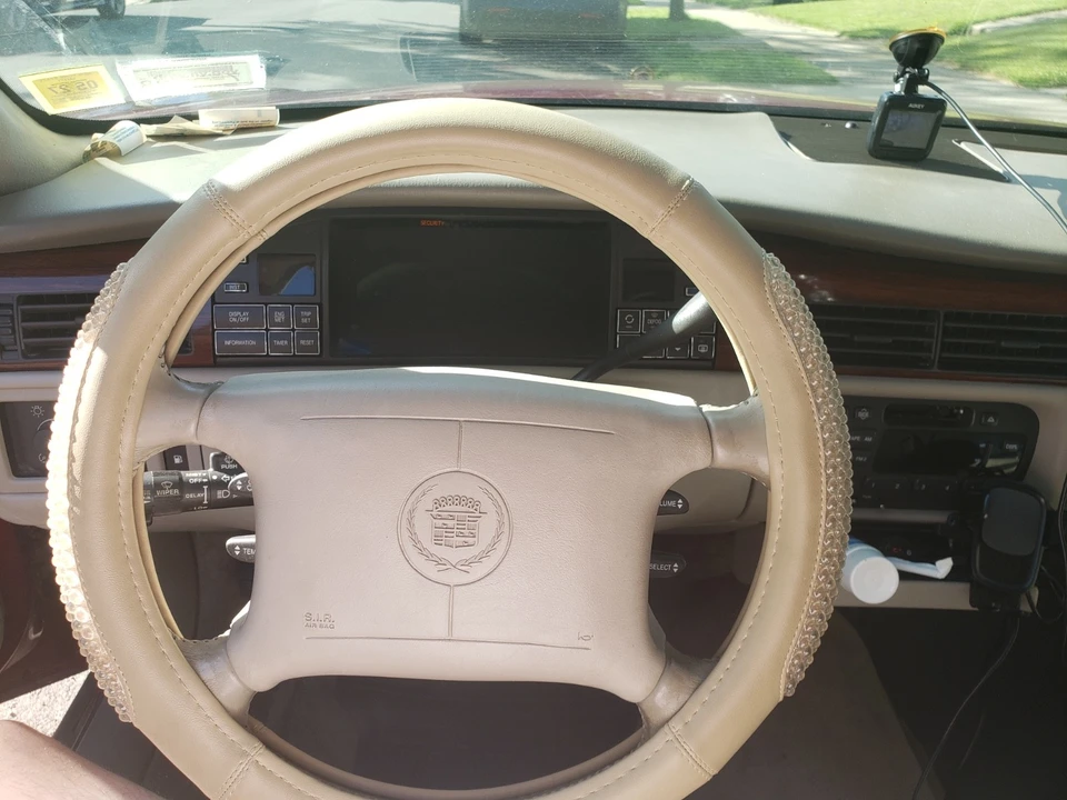 1996 Cadillac DeVille 7th Gen - Image 6 of 9