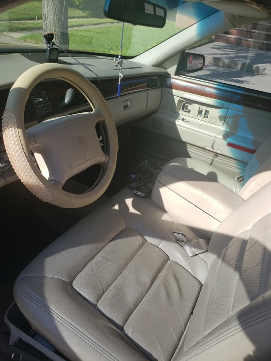 1996 Cadillac DeVille 7th Gen - Image 7 of 9