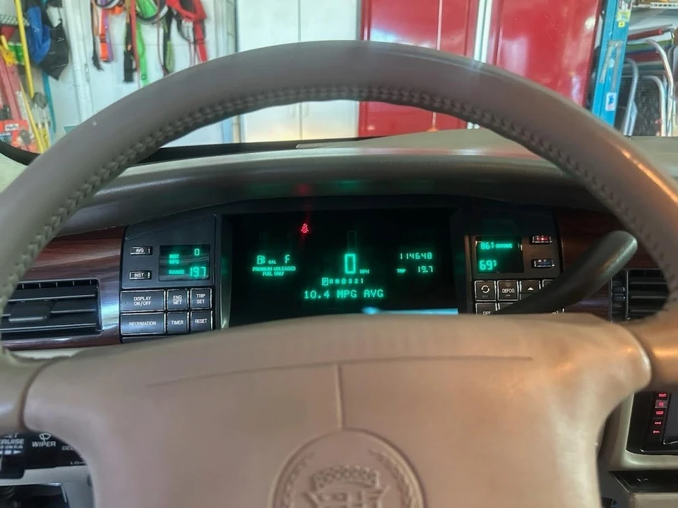 1996 Cadillac DeVille 7th Gen - Image 8 of 12