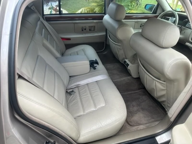 1996 Cadillac DeVille 7th Gen - Image 11 of 12