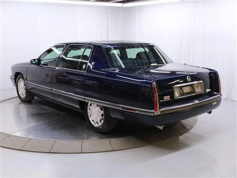 1996 Cadillac DeVille 7th Gen - Image 5 of 31