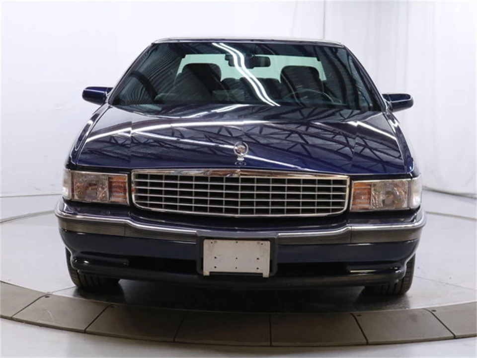 1996 Cadillac DeVille 7th Gen - Image 3 of 31