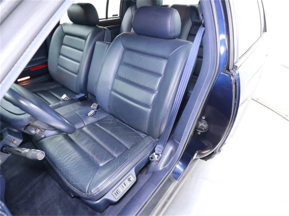 1996 Cadillac DeVille 7th Gen - Image 16 of 31