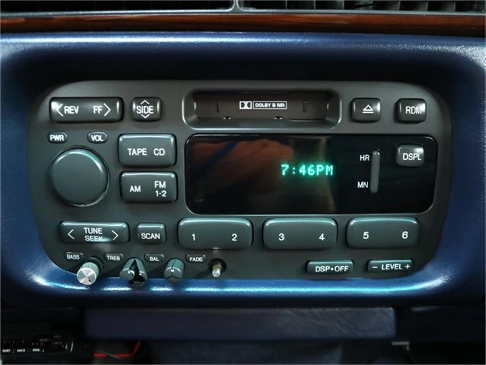 1996 Cadillac DeVille 7th Gen - Image 14 of 31