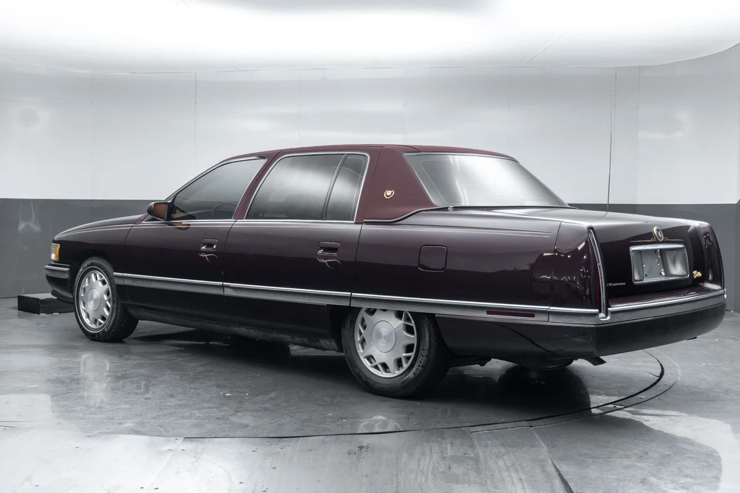 1996 Cadillac DeVille 8th Gen - Image 3 of 12