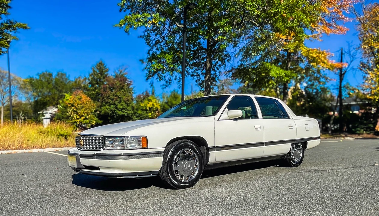 1996 Cadillac DeVille 8th Gen - Image 4 of 31