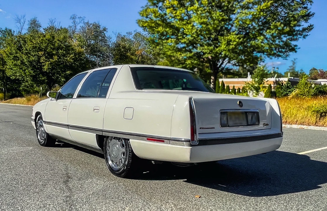 1996 Cadillac DeVille 8th Gen - Image 6 of 31