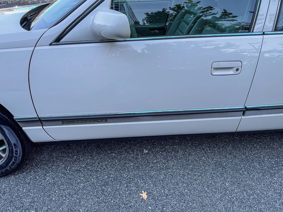 1996 Cadillac DeVille 8th Gen - Image 19 of 31