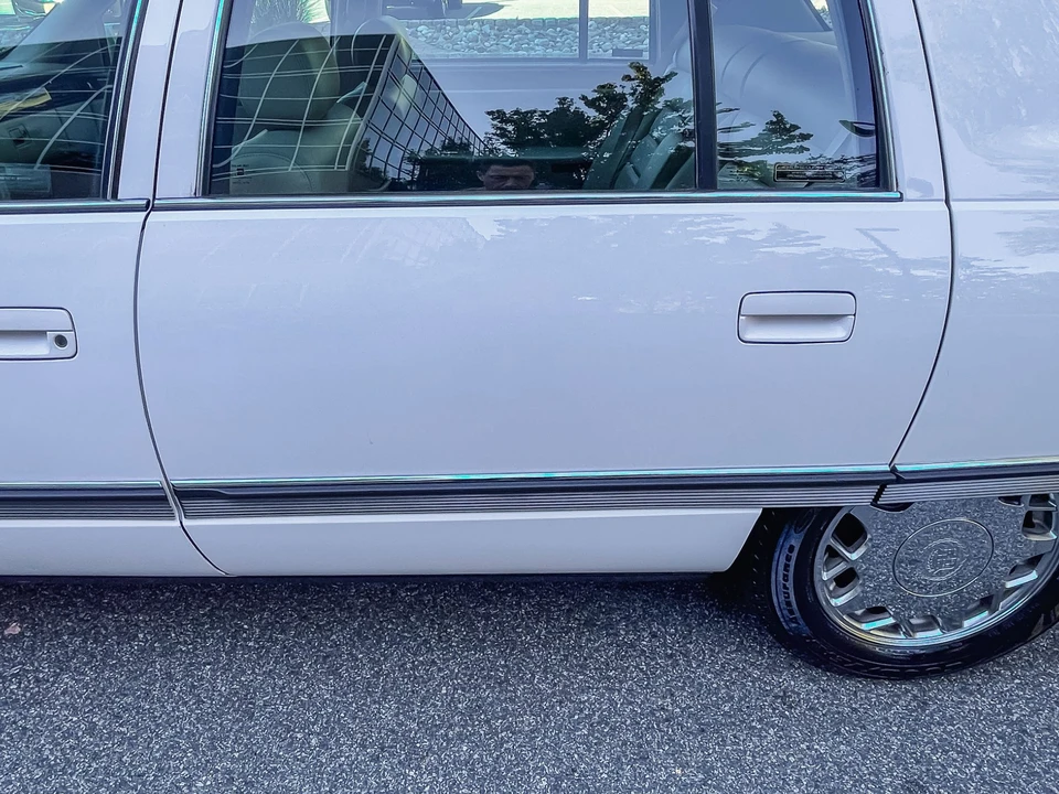 1996 Cadillac DeVille 8th Gen - Image 22 of 31