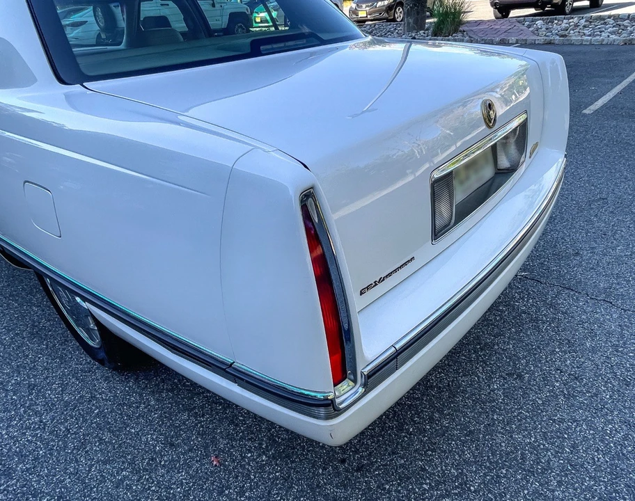 1996 Cadillac DeVille 8th Gen - Image 27 of 31