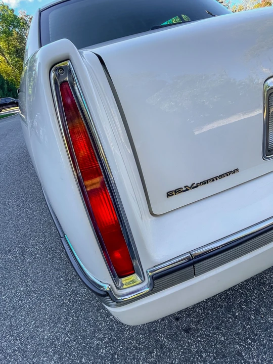 1996 Cadillac DeVille 8th Gen - Image 29 of 31
