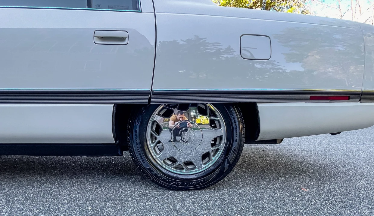 1996 Cadillac DeVille 8th Gen - Image 25 of 31