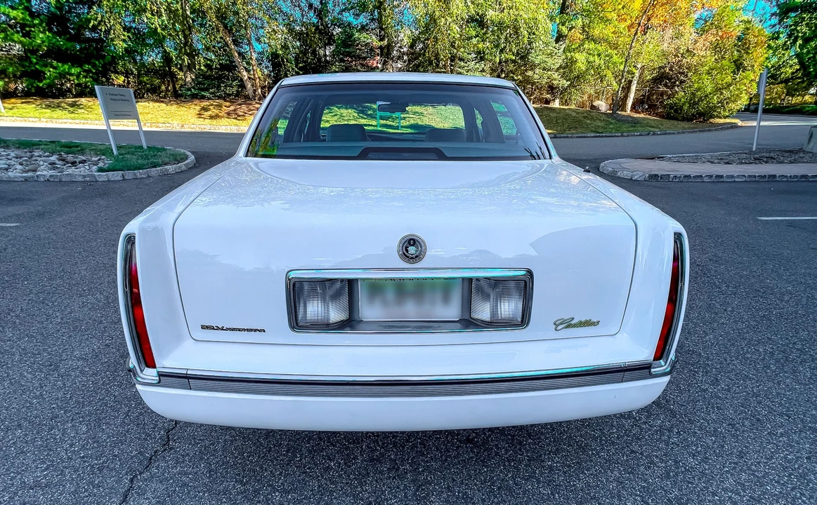 1996 Cadillac DeVille 8th Gen - Image 9 of 31