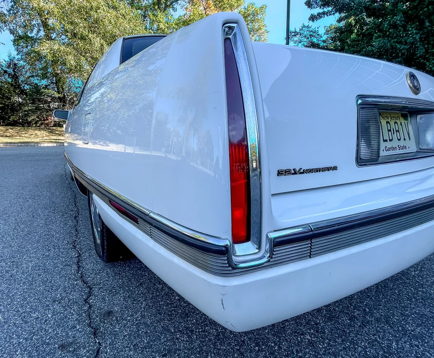 1996 Cadillac DeVille 8th Gen - Image 28 of 31