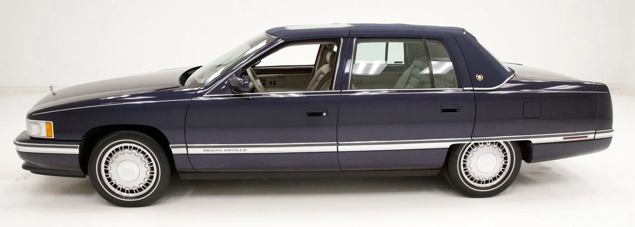 1996 Cadillac DeVille 8th Gen - Image 2 of 12