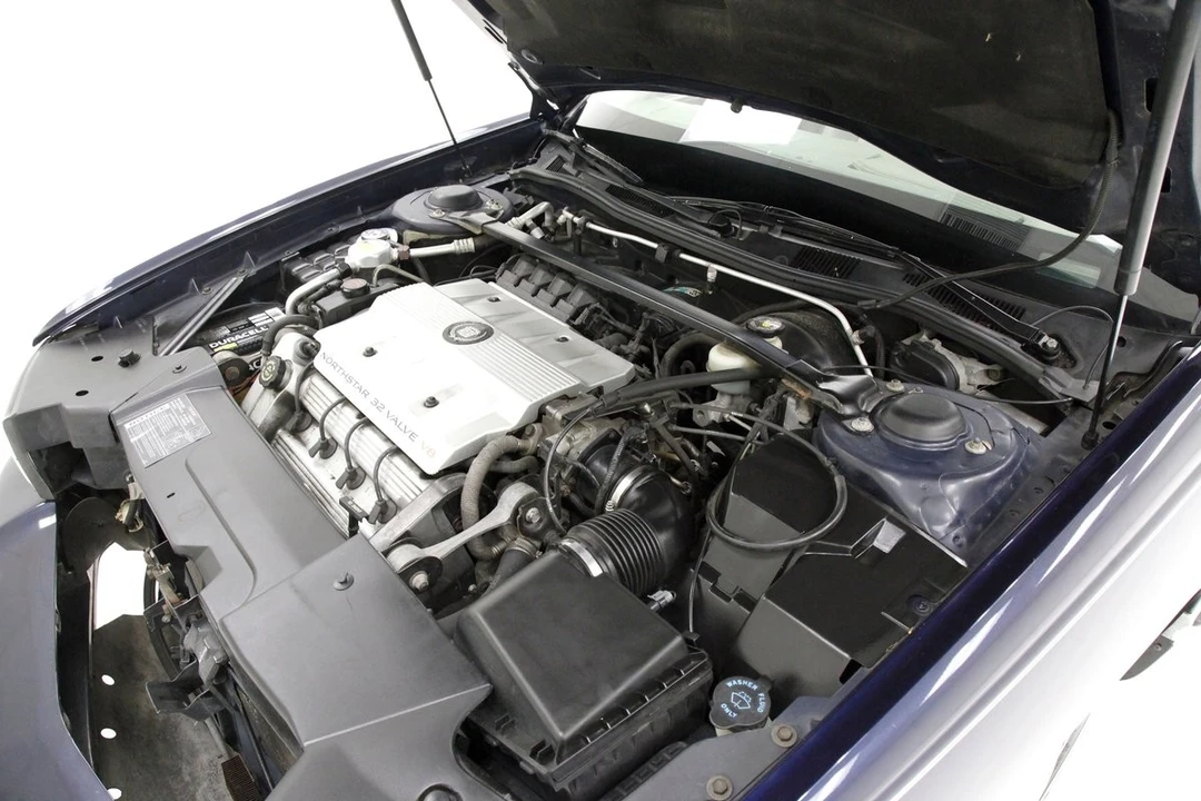 1996 Cadillac DeVille 8th Gen - Image 10 of 12