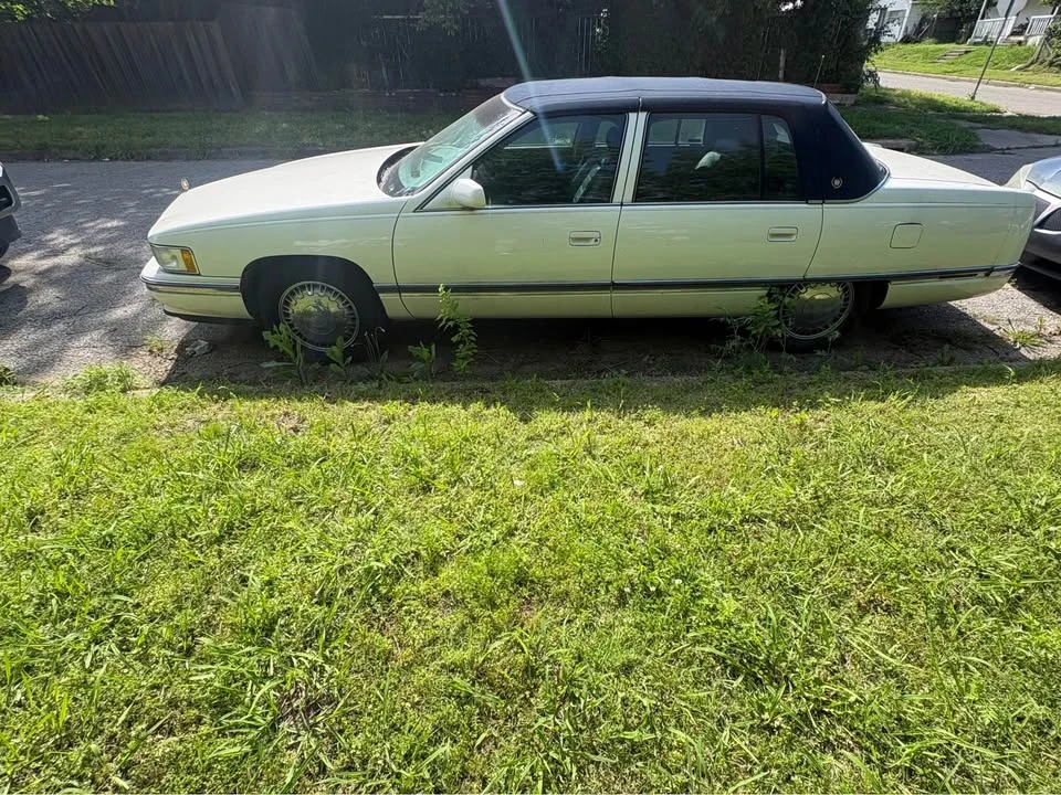 1996 Cadillac DeVille 7th Gen - Image 3 of 11