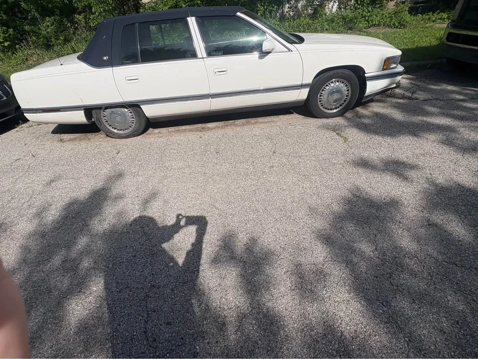 1996 Cadillac DeVille 7th Gen - Image 4 of 11