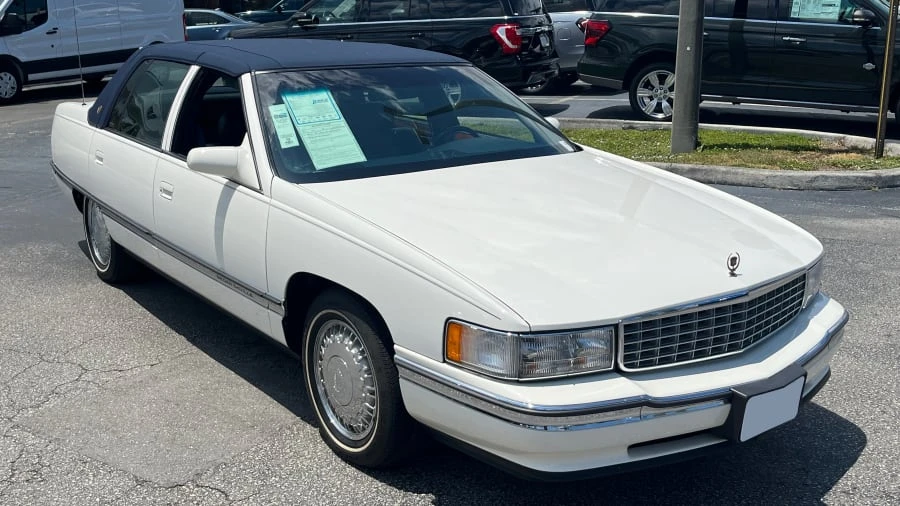 1996 Cadillac DeVille 7th Gen - Image 6 of 23