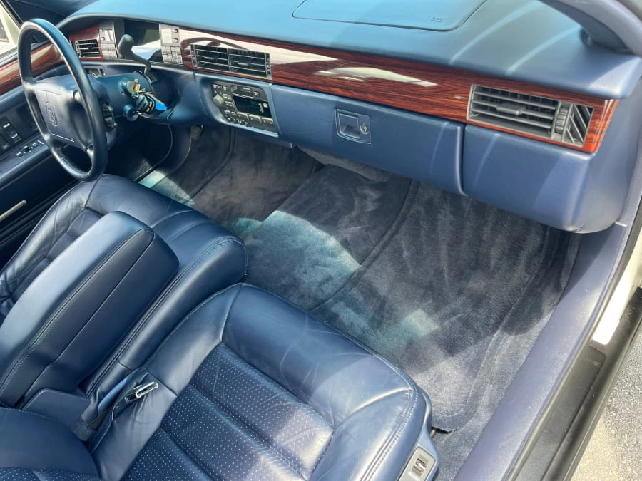 1996 Cadillac DeVille 7th Gen - Image 21 of 23