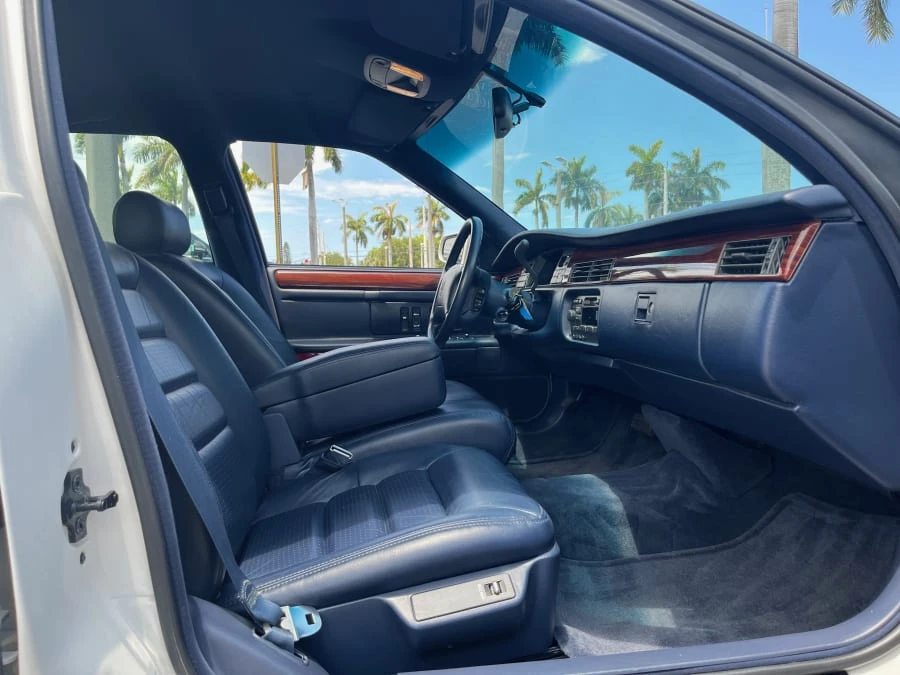 1996 Cadillac DeVille 7th Gen - Image 14 of 23