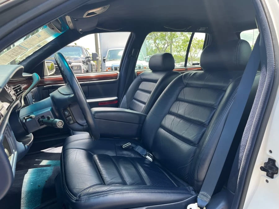 1996 Cadillac DeVille 7th Gen - Image 15 of 23