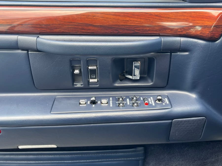 1996 Cadillac DeVille 7th Gen - Image 19 of 23