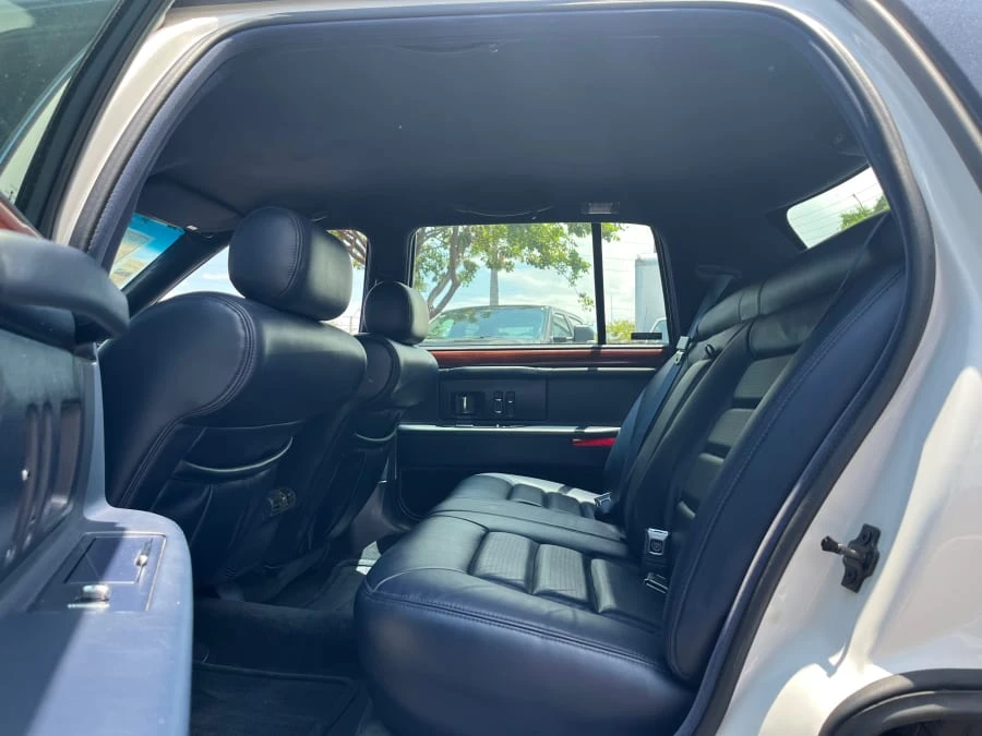 1996 Cadillac DeVille 7th Gen - Image 11 of 23