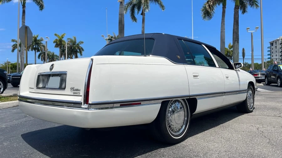 1996 Cadillac DeVille 7th Gen - Image 2 of 23