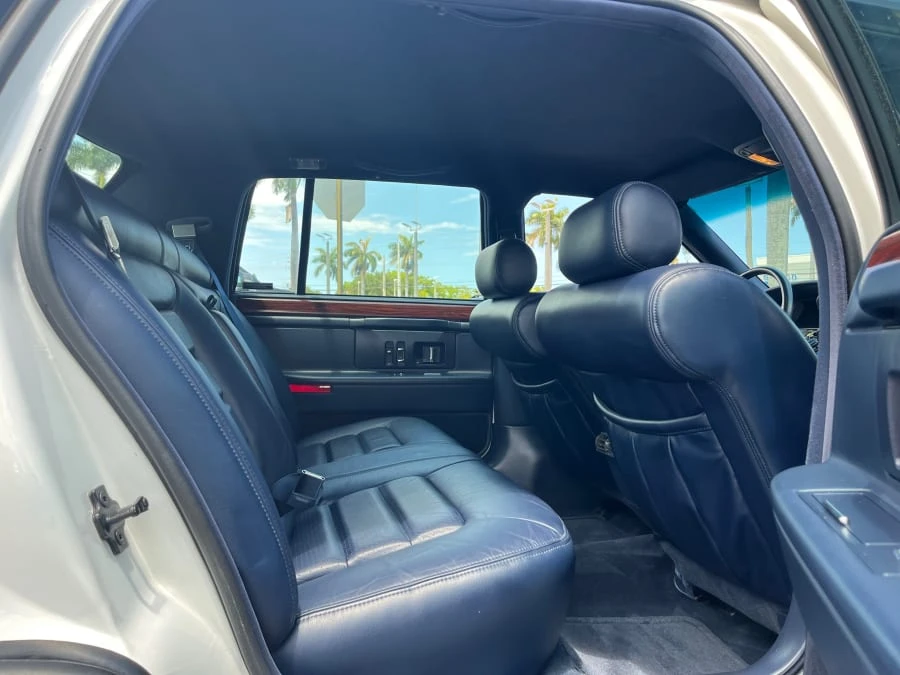 1996 Cadillac DeVille 7th Gen - Image 10 of 23