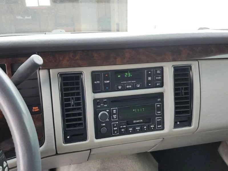 1996 Cadillac Fleetwood - Image 10 of 11