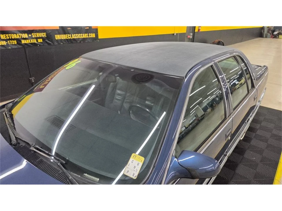 1996 Cadillac Fleetwood - Image 15 of 31