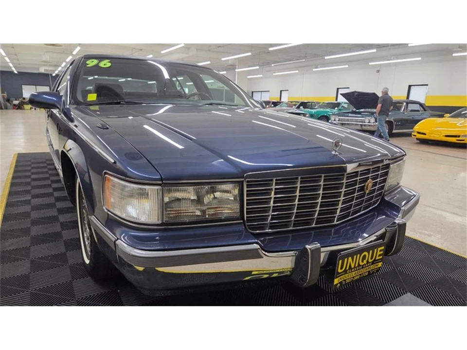 1996 Cadillac Fleetwood - Image 10 of 31