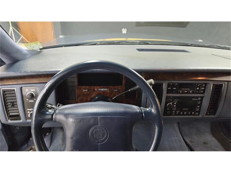 1996 Cadillac Fleetwood - Image 30 of 31