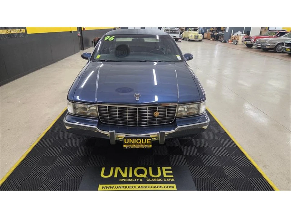1996 Cadillac Fleetwood - Image 2 of 31