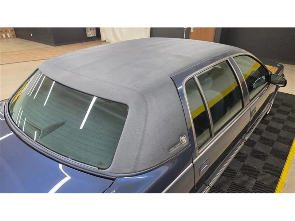 1996 Cadillac Fleetwood - Image 17 of 31