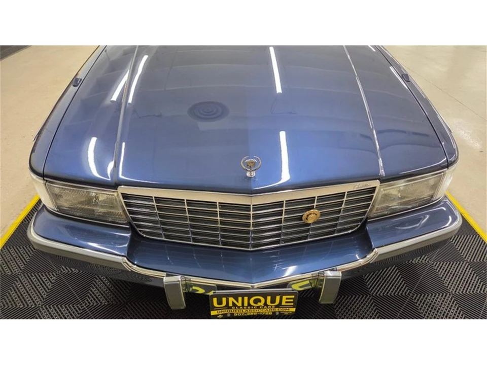 1996 Cadillac Fleetwood - Image 12 of 31