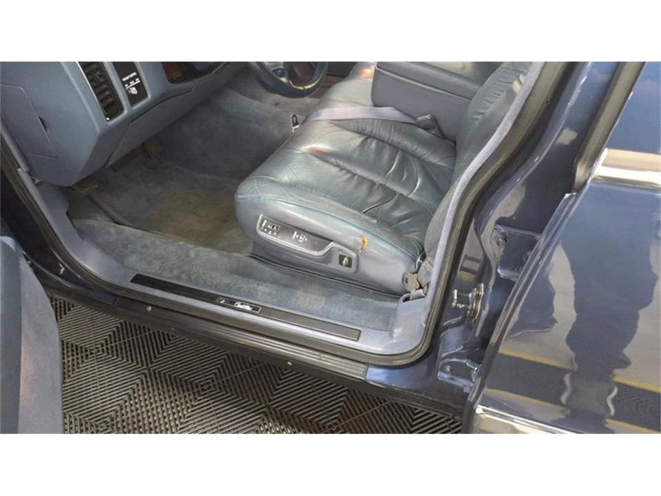 1996 Cadillac Fleetwood - Image 23 of 31