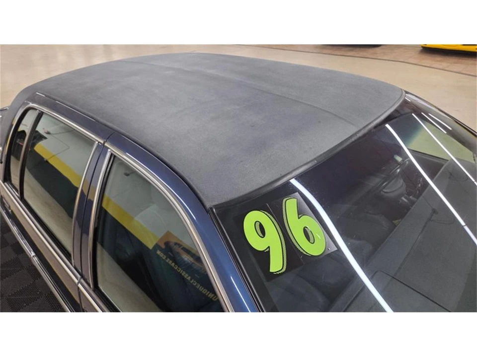 1996 Cadillac Fleetwood - Image 18 of 31