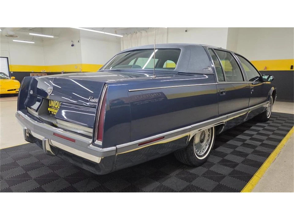 1996 Cadillac Fleetwood - Image 4 of 31