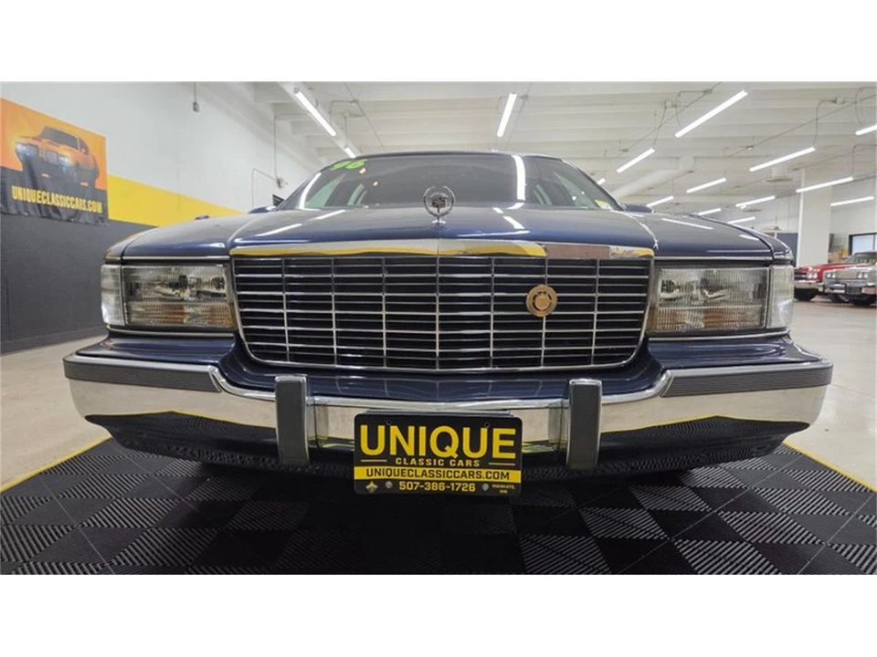 1996 Cadillac Fleetwood - Image 9 of 31