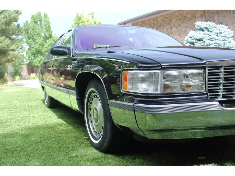 1996 Cadillac Fleetwood - Image 16 of 31