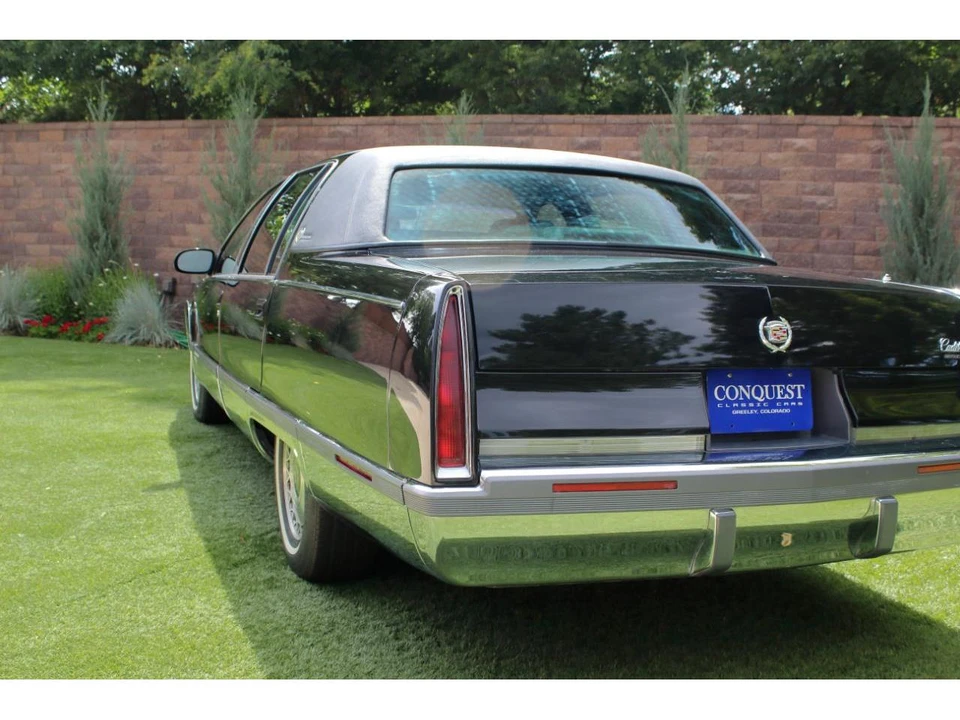 1996 Cadillac Fleetwood - Image 25 of 31