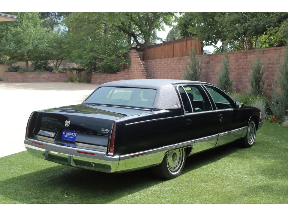 1996 Cadillac Fleetwood - Image 4 of 31